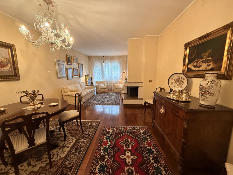 PADOVA - ARCELLA loc. SAN CARLO rif. EA235: In zona ben servita, Casa su misura ha il piacere di ...