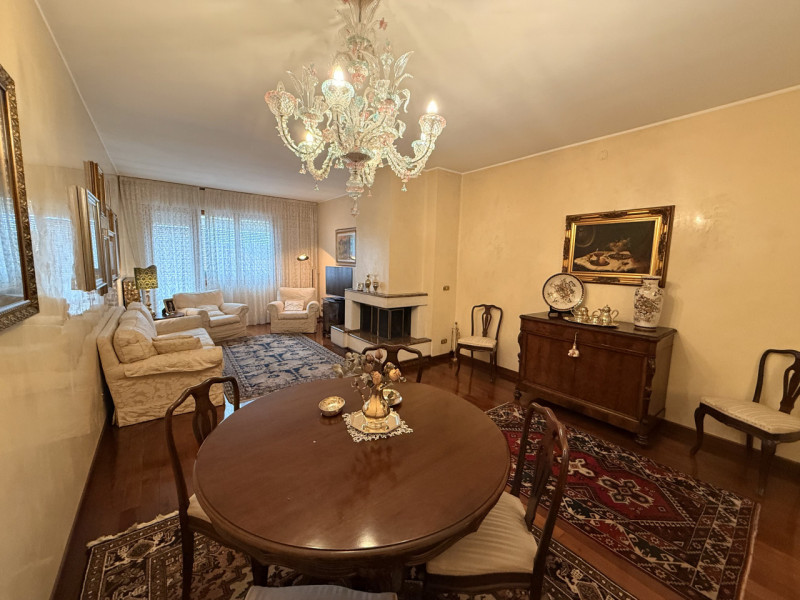 PADOVA - ARCELLA loc. SAN CARLO rif. EA235: In zona ben servita, Casa su misura ha il piacere di ...