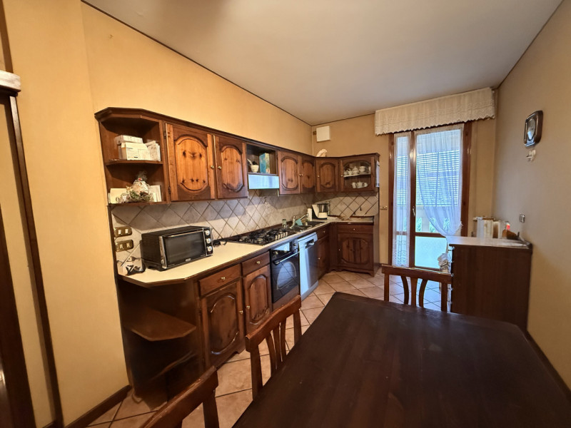 PADOVA - ARCELLA loc. SAN CARLO rif. EA235: In zona ben servita, Casa su misura ha il piacere di ...