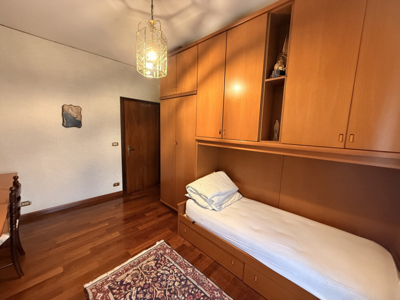 PADOVA - ARCELLA loc. SAN CARLO rif. EA235: In zona ben servita, Casa su misura ha il piacere di ...