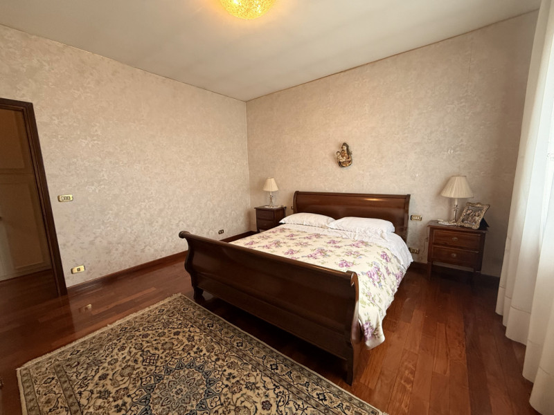 PADOVA - ARCELLA loc. SAN CARLO rif. EA235: In zona ben servita, Casa su misura ha il piacere di ...