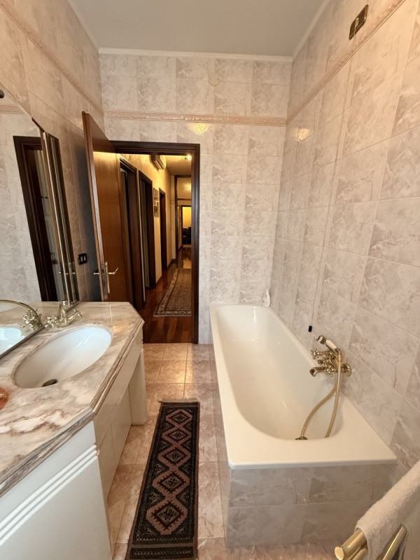 PADOVA - ARCELLA loc. SAN CARLO rif. EA235: In zona ben servita, Casa su misura ha il piacere di ...