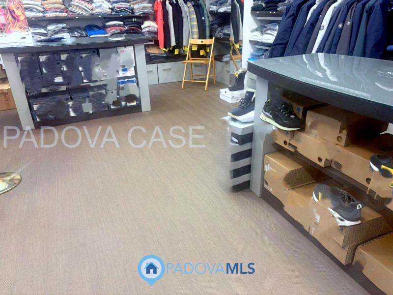 Immobile in esclusiva al Gruppo Padova MLS

Scopri un'opportunità unica nel cuore di Mandria, uno...