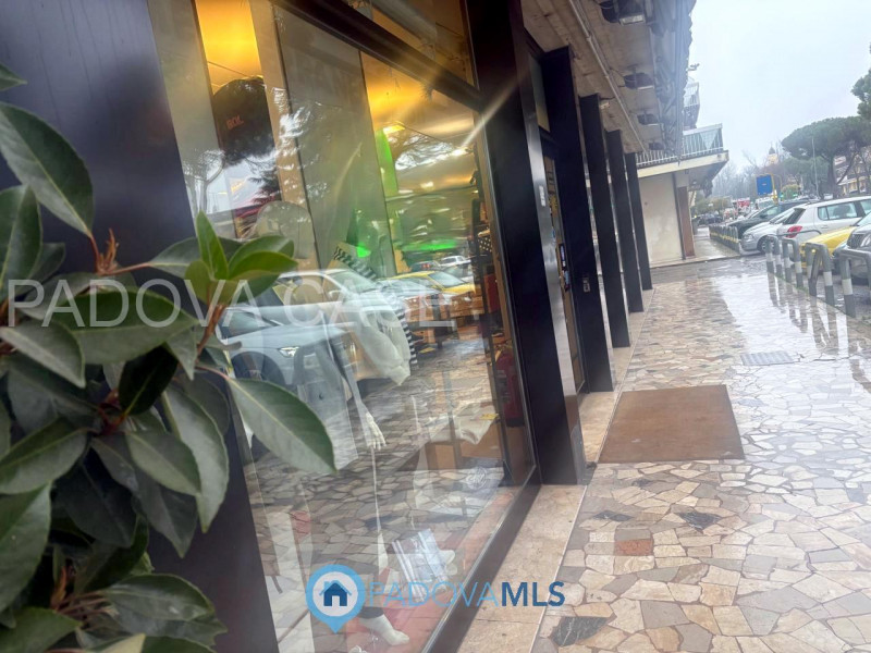 Immobile in esclusiva al Gruppo Padova MLS

Scopri un'opportunità unica nel cuore di Mandria, uno...