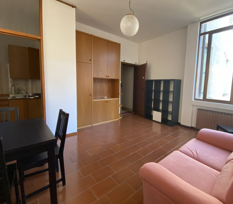 Centro Storico vicino alla Basilica di S. Antonio Mini appartamento arredato piano alto soggiorno...