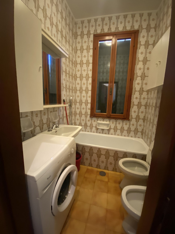 Centro Storico vicino alla Basilica di S. Antonio Mini appartamento arredato piano alto soggiorno...