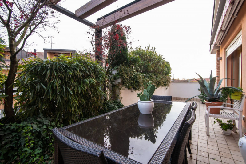 VIGONZA CENTRO NEL RESIDENCE "LA VILLETTE" vi proponiamo prestigioso ATTICO di 160 mq calpestabil...