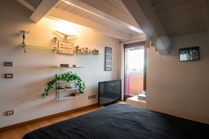 VIGONZA CENTRO NEL RESIDENCE "LA VILLETTE" vi proponiamo prestigioso ATTICO di 160 mq calpestabil...