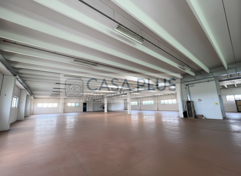 NOSTRA ESCLUSIVA - 
Capannone Artigianale-Commerciale di 2.700 mq – Ottima Viabilità e Funzionali...