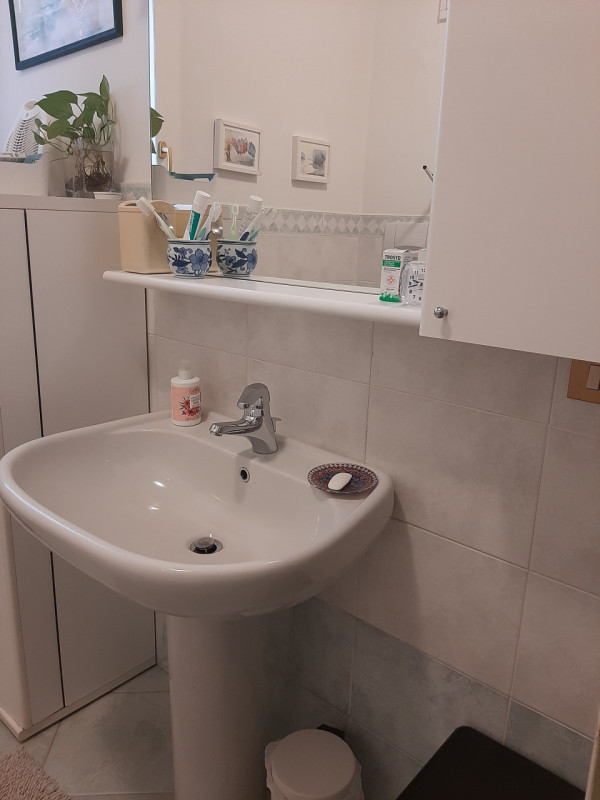 Vicinanze Piazza Capitaniato proponiamo prestigioso appartamento di mq.250 al secondo piano su tr...