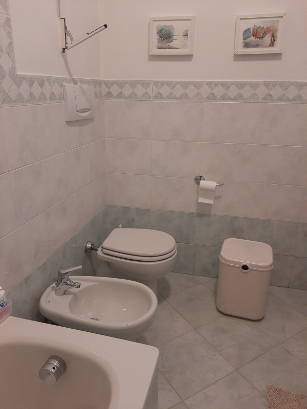 Vicinanze Piazza Capitaniato proponiamo prestigioso appartamento di mq.250 al secondo piano su tr...