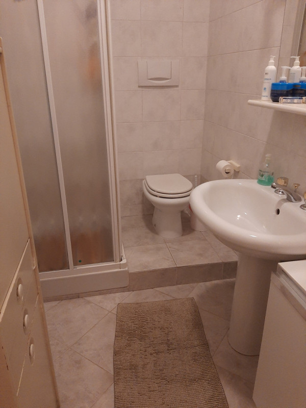 Vicinanze Piazza Capitaniato proponiamo prestigioso appartamento di mq.250 al secondo piano su tr...