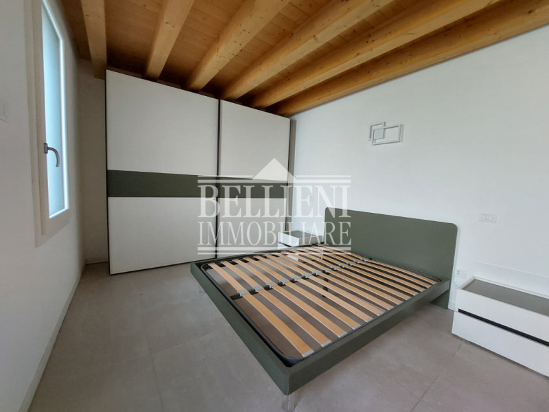 ARACELI: in posizione a pochi passi dal centro storico, proponiamo in locazione un moderno immobi...