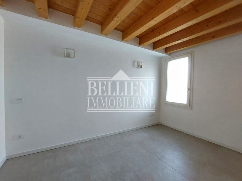 ARACELI: in posizione a pochi passi dal centro storico, proponiamo in locazione un moderno immobi...