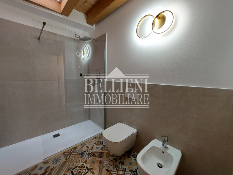 ARACELI: in posizione a pochi passi dal centro storico, proponiamo in locazione un moderno immobi...