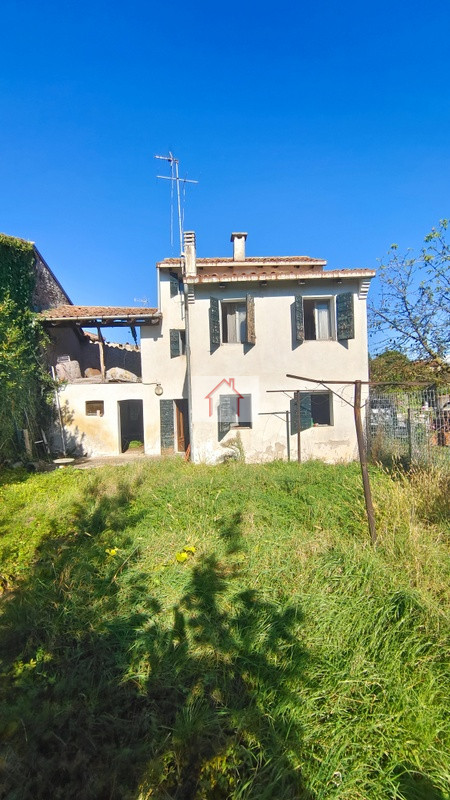 Nervesa della Battaglia (TV)

Proponiamo in vendita un’interessante casa da ristrutturare situata...