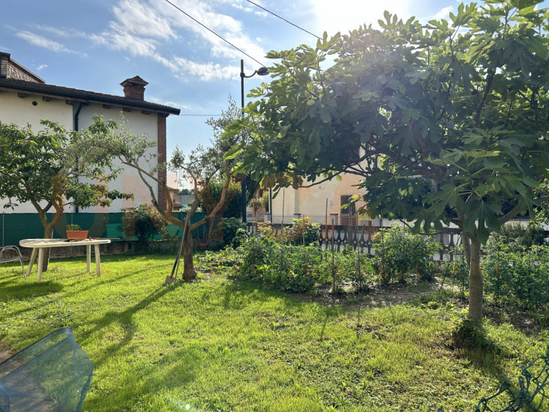 GRISIGNANO DI ZOCCO: In una delle zone più tranquille e ricercate del comune, proponiamo in vendi...