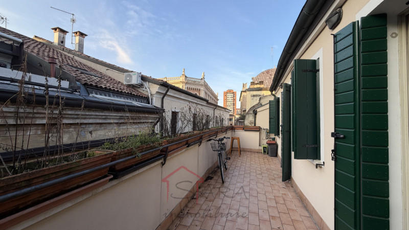 Sara Immobiliare è lieta di presentare un luminoso appartamento trilocale in affitto, situato nel...