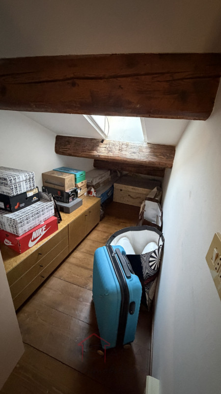 Sara Immobiliare è lieta di presentare un luminoso appartamento trilocale in affitto, situato nel...