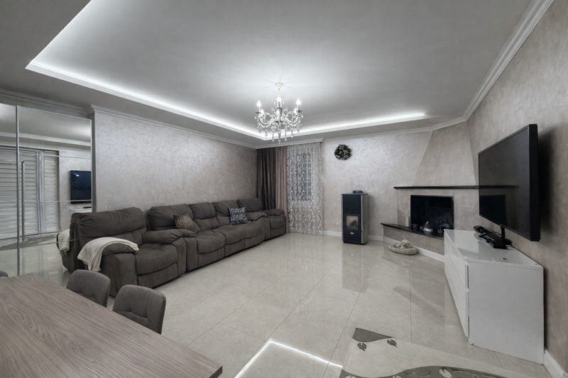 Proponiamo in vendita, nel cuore del Comune di Busa di Vigonza, una porzione di trifamiliare dist...