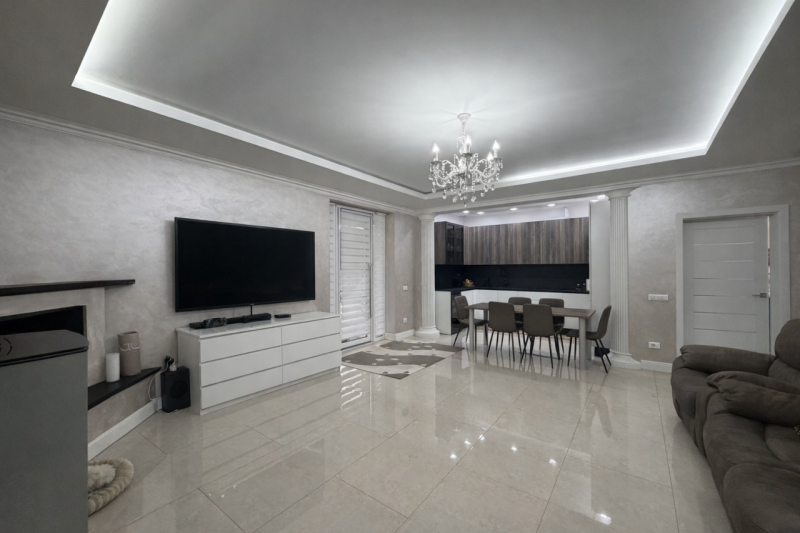 Proponiamo in vendita, nel cuore del Comune di Busa di Vigonza, una porzione di trifamiliare dist...