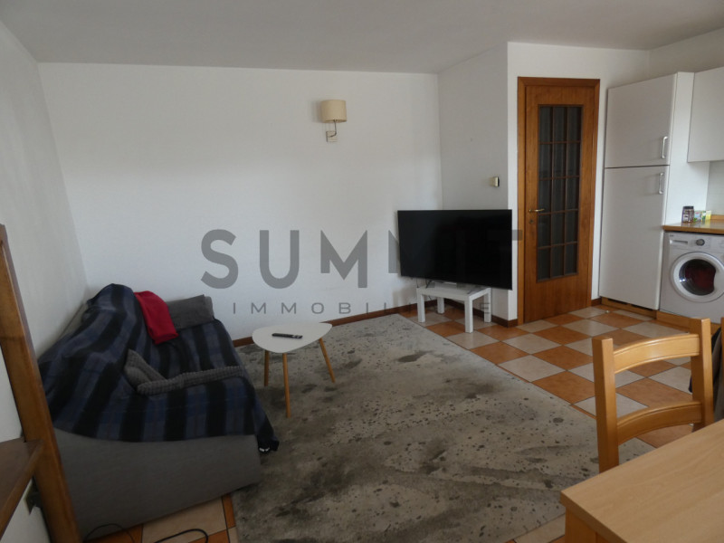 SCHIO: MINIAPPARTAMENTO, ampio e luminoso, completamente arredato, sito al piano secondo di una p...