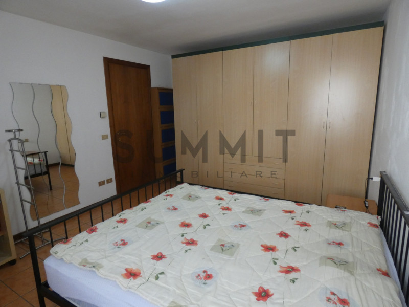 SCHIO: MINIAPPARTAMENTO, ampio e luminoso, completamente arredato, sito al piano secondo di una p...