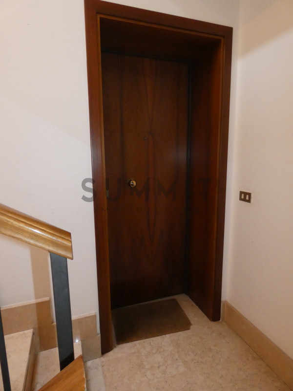 SCHIO: MINIAPPARTAMENTO, ampio e luminoso, completamente arredato, sito al piano secondo di una p...