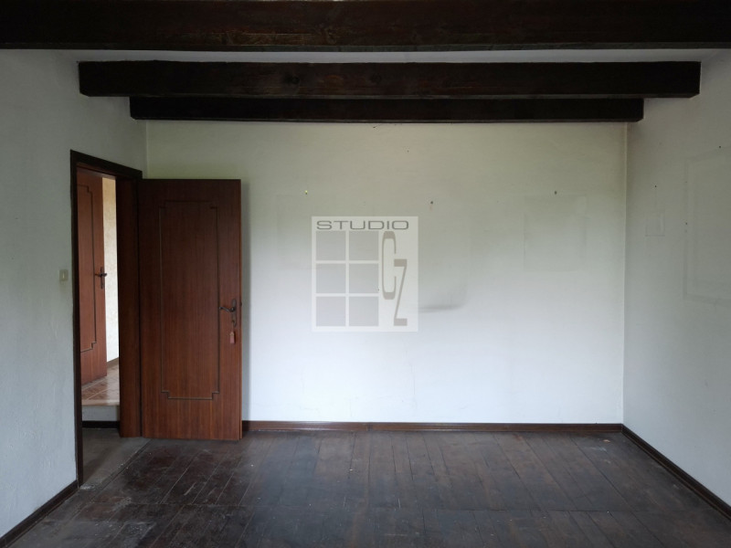 Nel  centro di Piombino Dese, proponiamo in vendita una casa singola dalle generose dimensioni (c...
