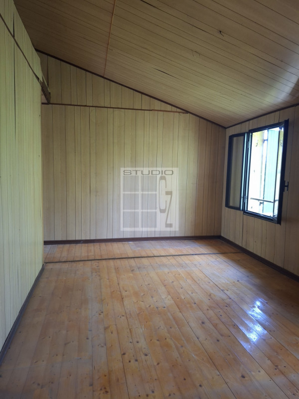 Nel  centro di Piombino Dese, proponiamo in vendita una casa singola dalle generose dimensioni (c...
