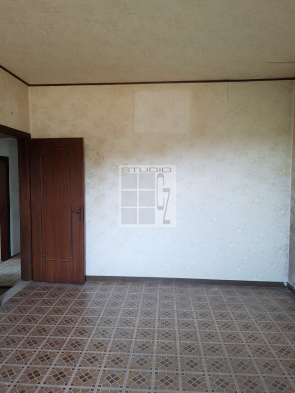 Nel  centro di Piombino Dese, proponiamo in vendita una casa singola dalle generose dimensioni (c...