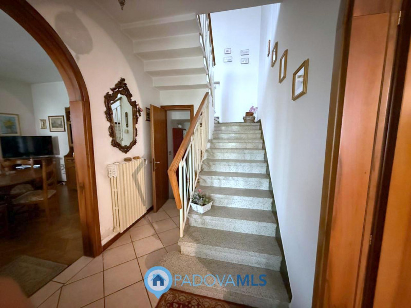 Immobile in esclusiva al Gruppo Padova MLS

Albignasego, in località Carpanedo, proponiamo una ca...