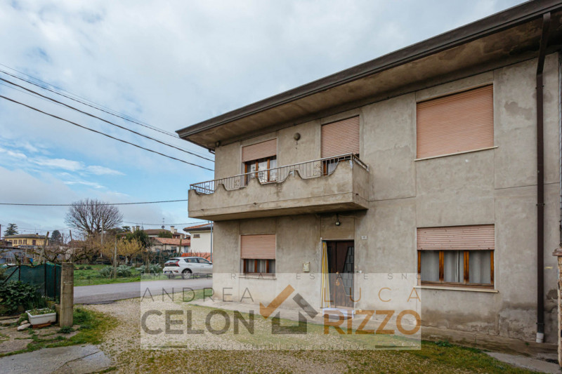 Situata nella tranquilla località di San Siro a Bagnoli di Sopra, in Via Fratelli Bandiera, quest...