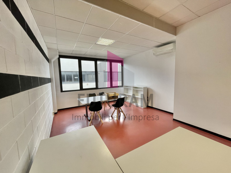 CAMISANO VICENTINO - 13FIL - PER INFO 0444/310220

Proponiamo in affitto un elegante ufficio di 5...