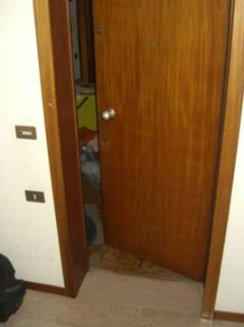 RIF. A.A.22-24

Vendesi all'asta - appartamento al 3° piano con garage in data 08 aprile 2026

De...