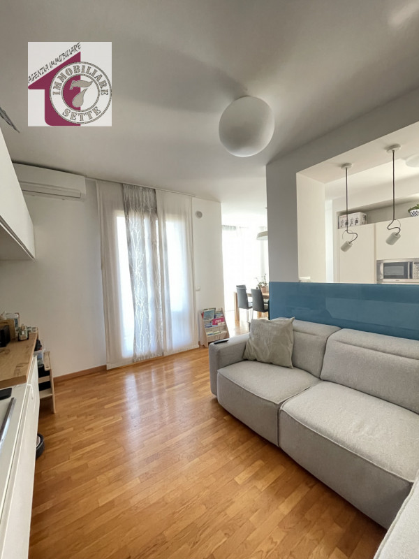 Vendesi PIAZZOLA SUL BRENTA CENTRO APPARTAMENTO AL PIANO PRIMO, all'interno del complesso Parco D...