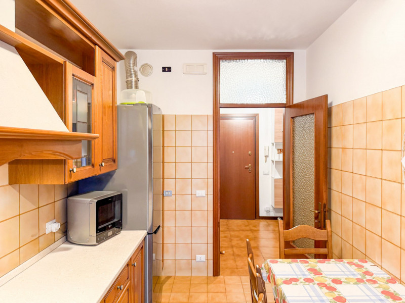 (Per INFO Cristina 3389226442) Ad Albignasego, nel quartiere San Lorenzo, in palazzina comoda a t...