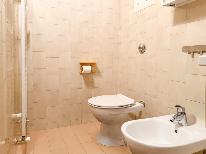 (Per INFO Cristina 3389226442) Ad Albignasego, nel quartiere San Lorenzo, in palazzina comoda a t...