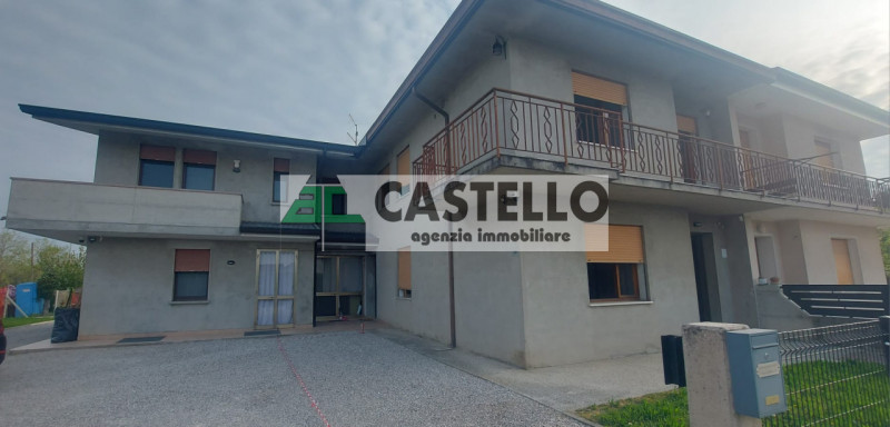 Campodarsego zona Bosco del Vescovo proponiamo in esclusiva porzione centrale di trifamiliare, li...