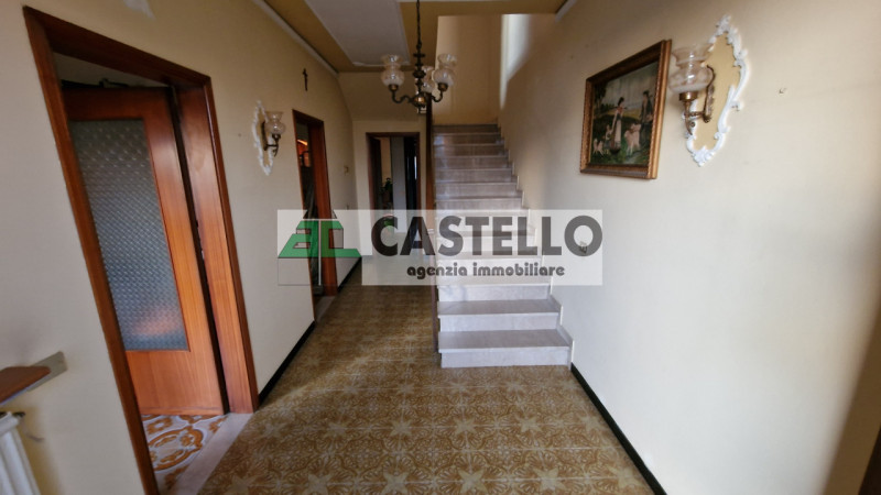 Campodarsego zona Bosco del Vescovo proponiamo in esclusiva 2 porzioni di trifamiliare, con acces...