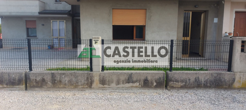 Campodarsego zona Bosco del Vescovo proponiamo in esclusiva porzione centrale di trifamiliare, li...