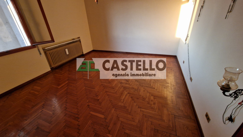 Campodarsego zona Bosco del Vescovo proponiamo in esclusiva 2 porzioni di trifamiliare, con acces...