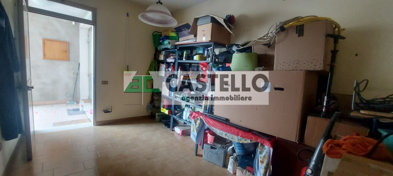 Campodarsego zona Bosco del Vescovo proponiamo in esclusiva porzione centrale di trifamiliare, li...