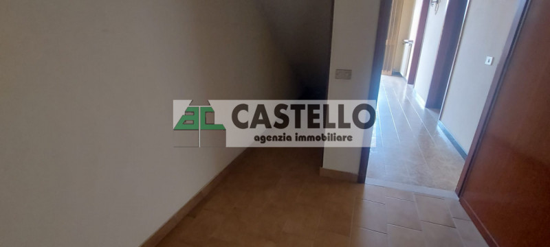 Campodarsego zona Bosco del Vescovo proponiamo in esclusiva porzione centrale di trifamiliare, li...