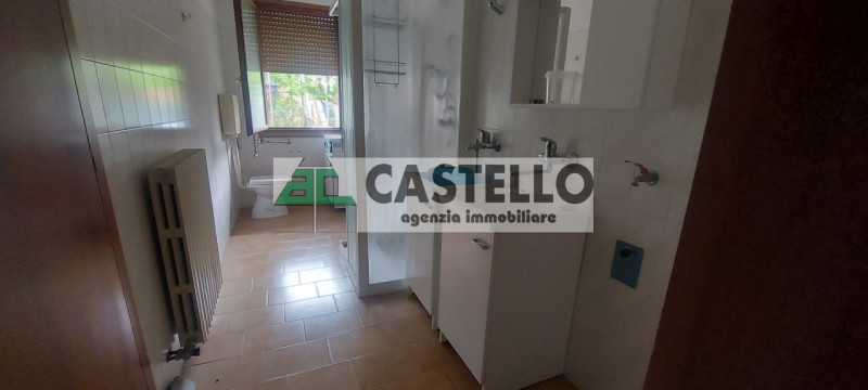 Campodarsego zona Bosco del Vescovo proponiamo in esclusiva porzione centrale di trifamiliare, li...