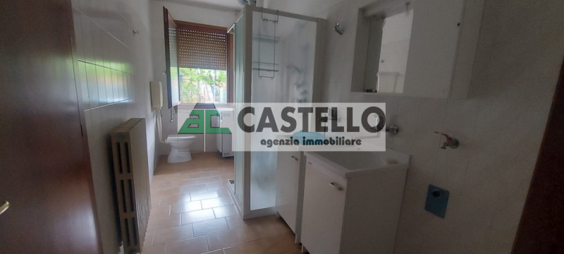 Campodarsego zona Bosco del Vescovo proponiamo in esclusiva porzione centrale di trifamiliare, li...