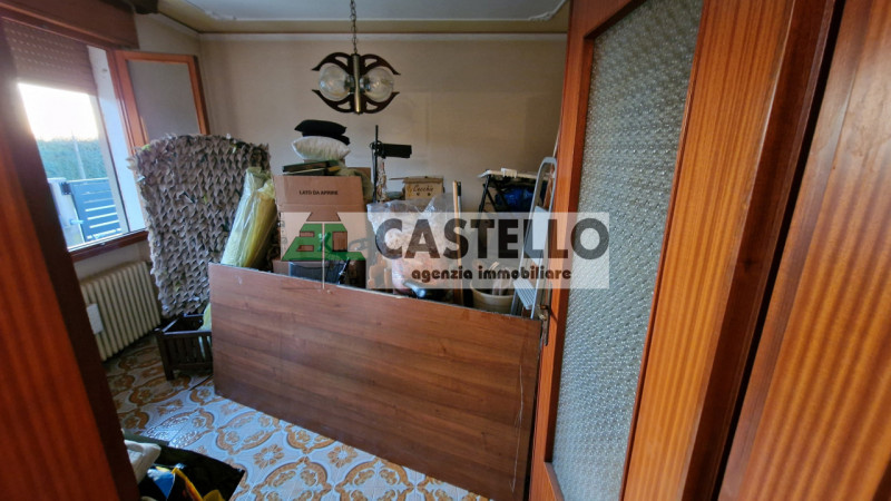 Campodarsego zona Bosco del Vescovo proponiamo in esclusiva porzione centrale di trifamiliare, li...