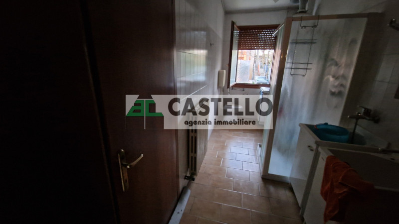 Campodarsego zona Bosco del Vescovo proponiamo in esclusiva 2 porzioni di trifamiliare, con acces...