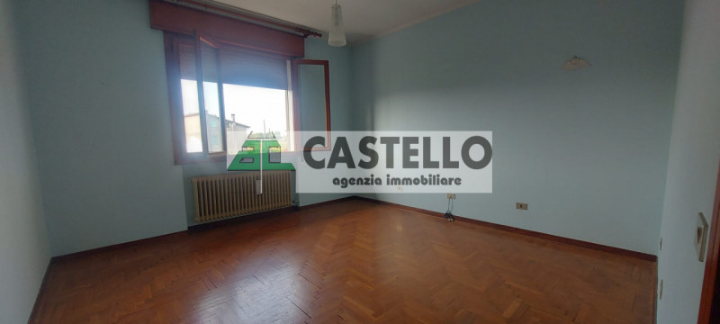 Campodarsego zona Bosco del Vescovo proponiamo in esclusiva porzione centrale di trifamiliare, li...