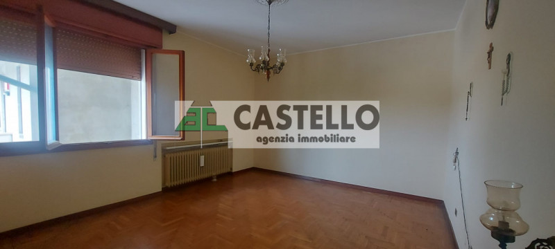 Campodarsego zona Bosco del Vescovo proponiamo in esclusiva porzione centrale di trifamiliare, li...